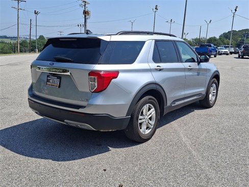 Used 2023 Ford Explorer XLT w/ Equipment Group 202A image 10
