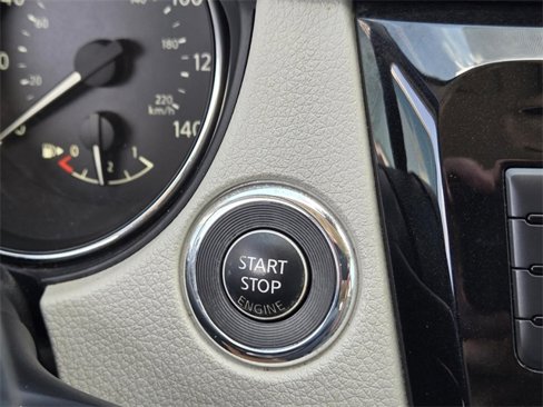 Used 2019 Nissan Rogue Sport SL image 18
