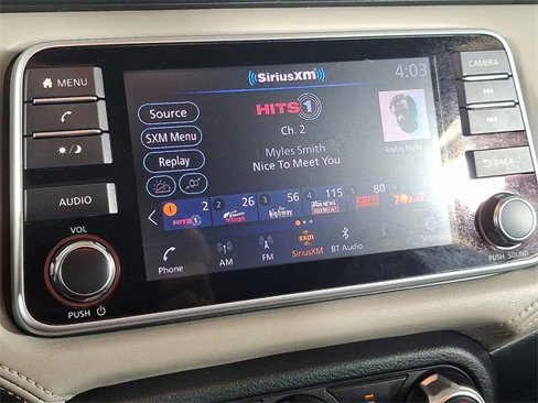 Used 2020 Nissan Versa SV image 3