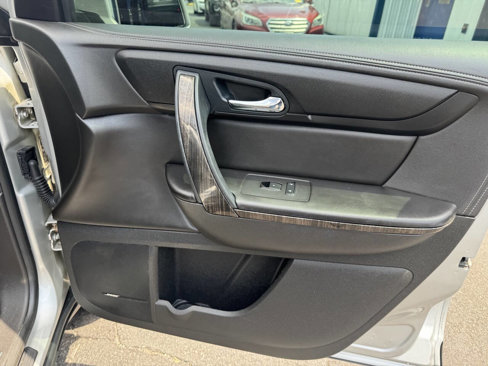 Used 2017 GMC Acadia Limited SLT image 40