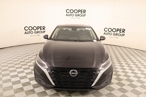 Used 2024 Nissan Altima 2.5 SV image 8