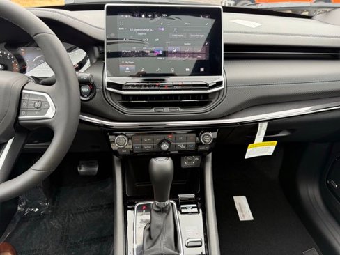 New 2025 Jeep Compass Limited image 24