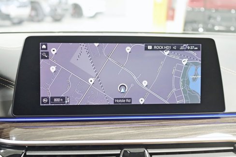 Used 2020 BMW 530e xDrive w/ Executive Package image 19