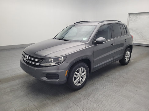 Used 2016 Volkswagen Tiguan S image 2