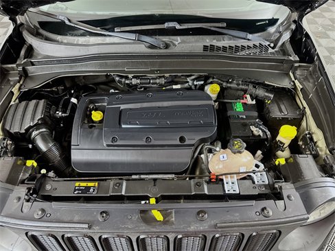 Used 2017 Jeep Renegade Altitude image 27