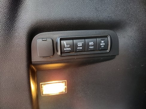 Used 2016 Ford Explorer Sport image 23
