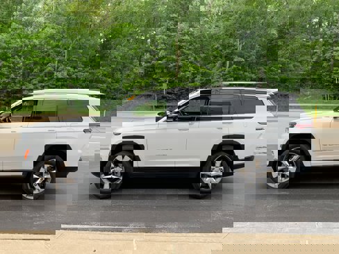 Certified 2021 Jeep Grand Cherokee L Limited w/ Luxury Tech Group II image 7