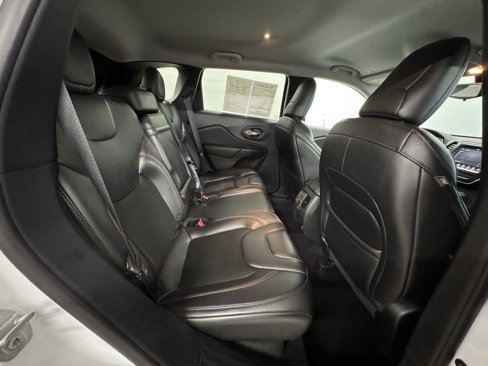 Used 2019 Jeep Cherokee Trailhawk image 24