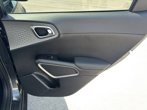 Certified 2023 Kia Soul S image 28