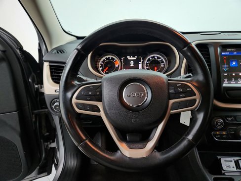 Used 2017 Jeep Cherokee Latitude image 16