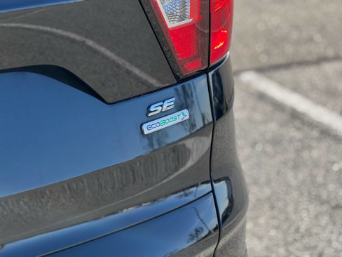 Used 2019 Ford Escape SE image 29