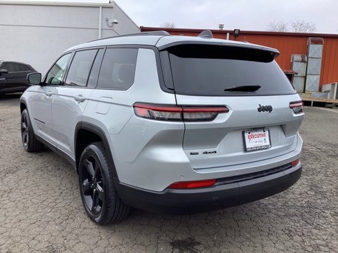 Used 2021 Jeep Grand Cherokee L Laredo image 7