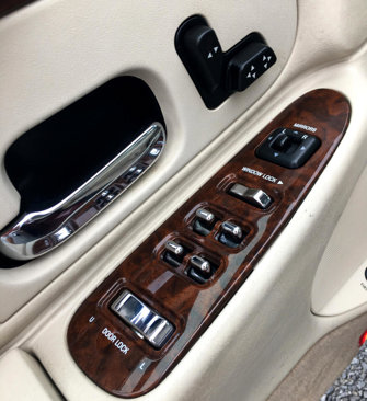 Used 2001 Lincoln Town Car Executive image 11
