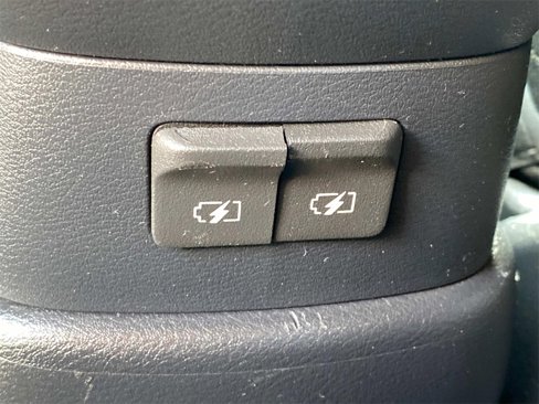 Used 2020 Nissan Kicks SV image 16
