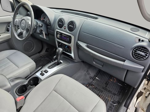 Used 2005 Jeep Liberty Limited image 24