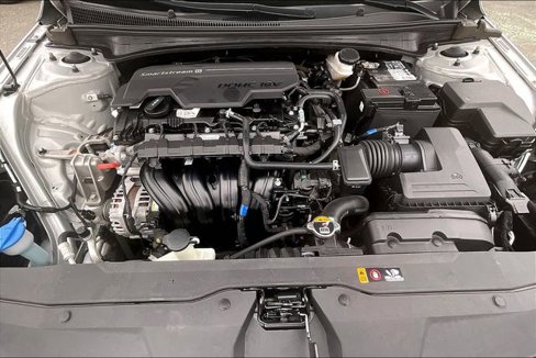 Used 2021 Hyundai Elantra SEL w/ Convenience + Premium Package image 9