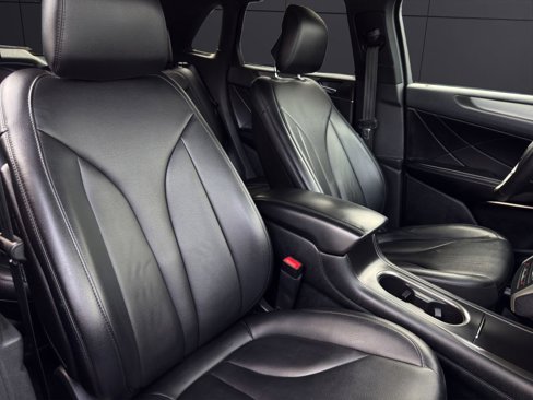 Used 2017 Lincoln MKC Premiere image 14