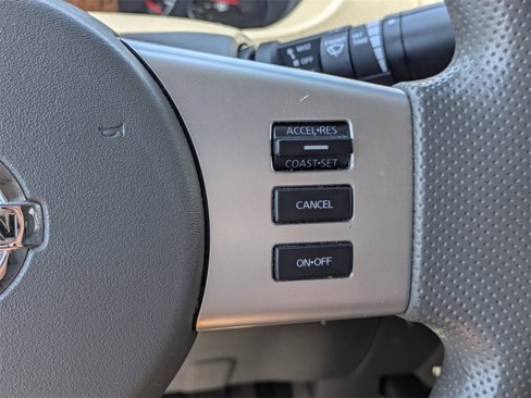 Used 2016 Nissan Frontier SV image 25