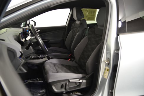 Used 2022 Volkswagen ID.4 Pro image 4