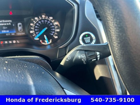 Used 2017 Ford Fusion SE image 24