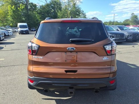 Used 2017 Ford Escape SE w/ Equipment Group 201A image 4