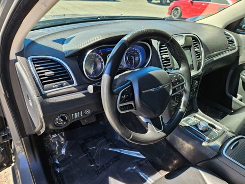 Used 2018 Chrysler 300 Touring L image 20
