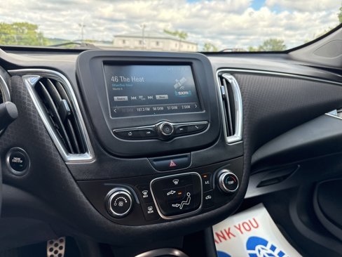 Used 2017 Chevrolet Malibu LT image 26