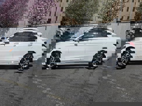 Used 2016 Mercedes-Benz C 300 4MATIC Sedan image 4