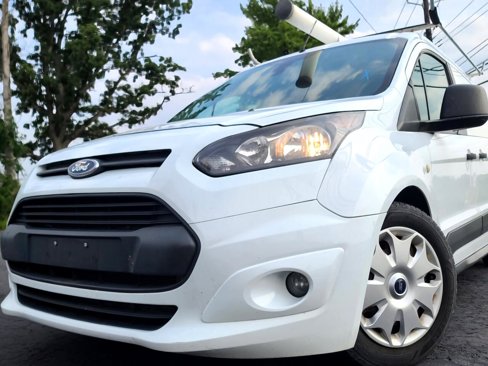 Used 2015 Ford Transit Connect XLT image 2
