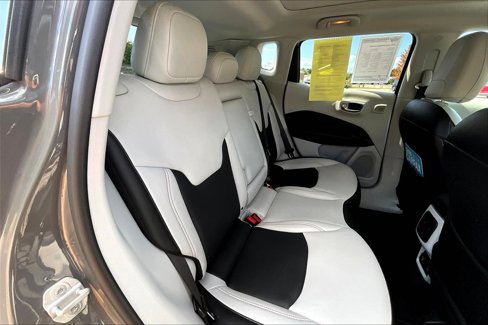Used 2021 Jeep Compass Limited w/ Sun and Sound Group image 23
