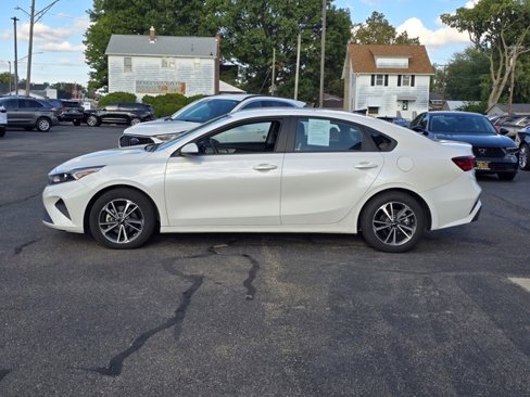 Used 2024 Kia Forte LXS image 4