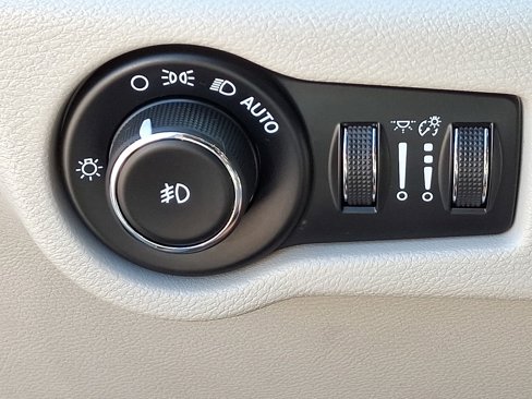 Used 2019 Chrysler Pacifica Touring-L Plus w/ Advanced Safetytec Group image 27