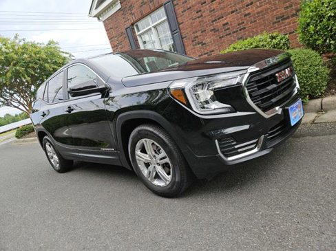 Used 2024 GMC Terrain SLE image 7