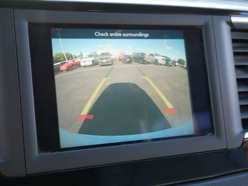 Used 2020 Chrysler Pacifica Touring-L image 27