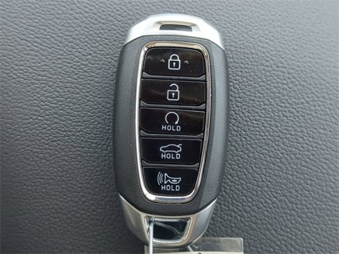 Used 2023 Hyundai Elantra Limited w/ Preferred Accessory Package image 28