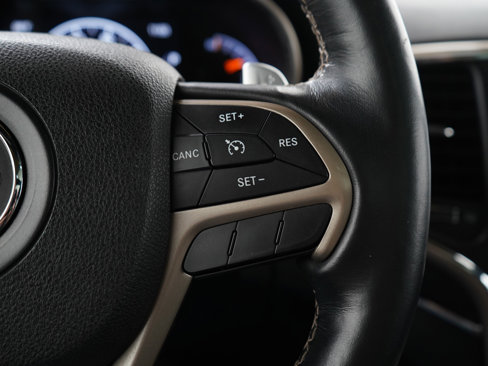 Used 2016 Jeep Grand Cherokee Limited w/ Luxury Group II image 27