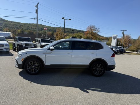 Certified 2022 Volkswagen Tiguan SE image 6