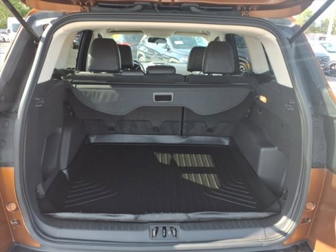 Used 2017 Ford Escape SE w/ Equipment Group 201A image 10