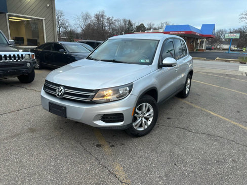 Used 2014 Volkswagen Tiguan S image 2
