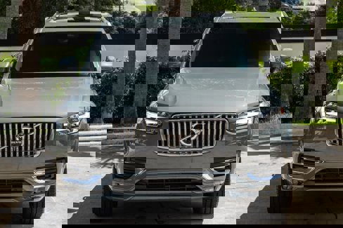 Used 2023 Volvo XC90 B6 Plus w/ Protection Package Premier image 12
