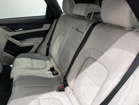Used 2025 Jaguar F-PACE R-Dynamic S image 13