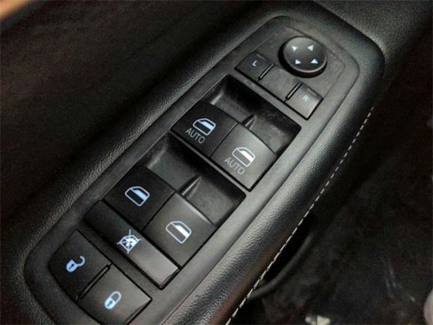 Used 2017 Jeep Grand Cherokee Limited image 33
