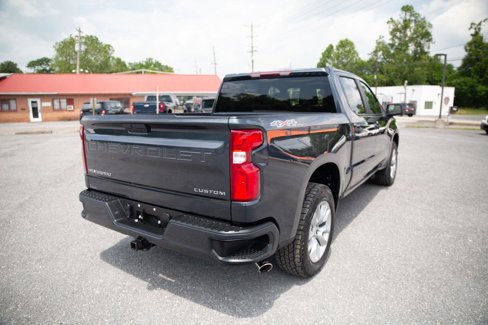 Used 2021 Chevrolet Silverado 1500 Custom image 3