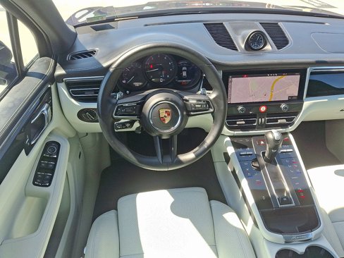 Certified 2024 Porsche Macan Turbo image 13