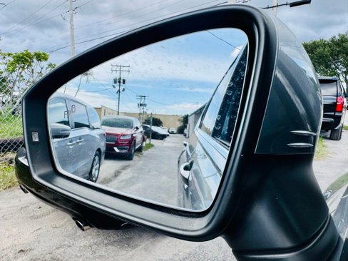 Used 2019 Volkswagen Tiguan SE image 15