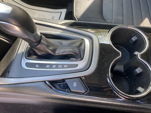 Used 2016 Ford Edge SE image 34