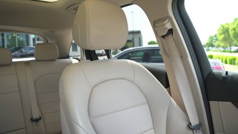 Certified 2022 Mercedes-Benz GLC 300 4MATIC w/ Premium Package Lite image 50