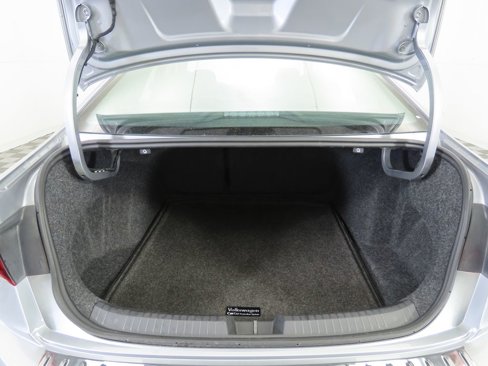 Certified 2024 Volkswagen Jetta SE image 29