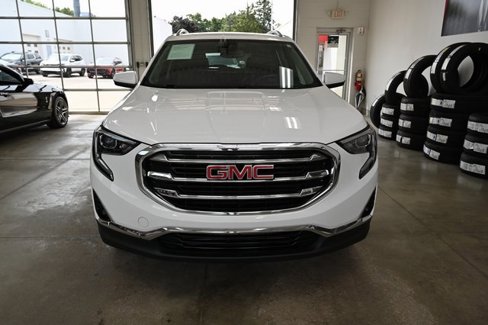 Used 2020 GMC Terrain SLT w/ Preferred Package image 2