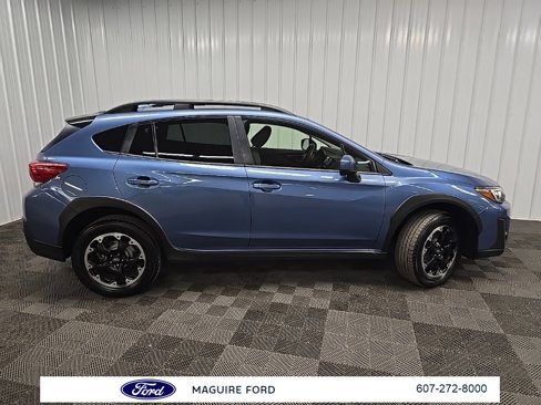 Used 2023 Subaru Crosstrek 2.0i Premium image 2